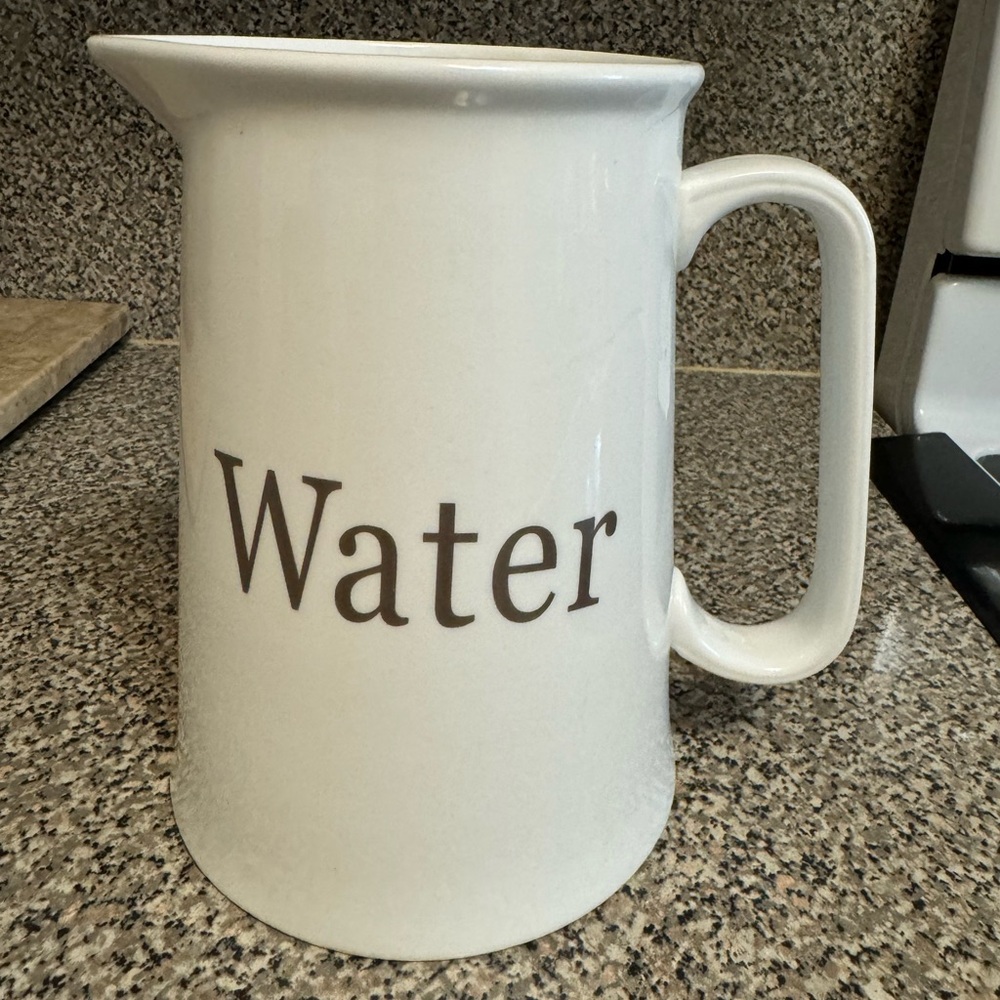 GRACE'S TEAWARE CERAMIC Water Pitcher Farmhouse EUC